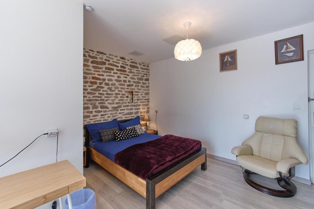 Bed and Breakfast L'Amarre Aux Anges Cormatin Exterior foto